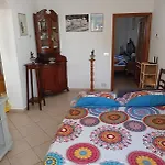 La Casetta A Due Passi Dal Mare- 30 Steps From The - Sea Wiew Апартаменты *