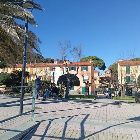 La Casetta A Due Passi Dal Mare- 30 Steps From The - Sea Wiew Apartman